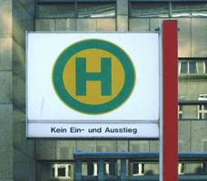 AUTSCH! Unsinnige Bushaltestelle